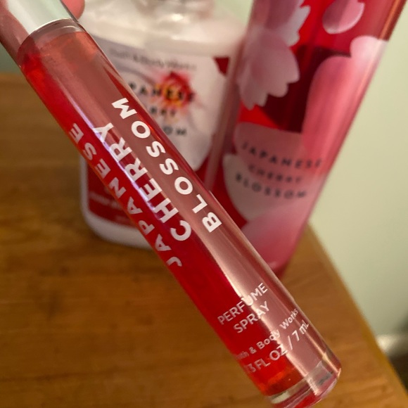 bath & body works bundle Japanese cherry blossom 3 - Picture 2 of 3